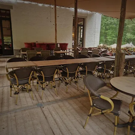 La Source De La Géronstère Couette-café