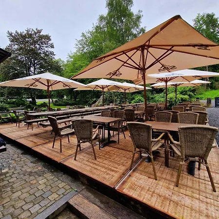 La Source De La Geronstere スパ