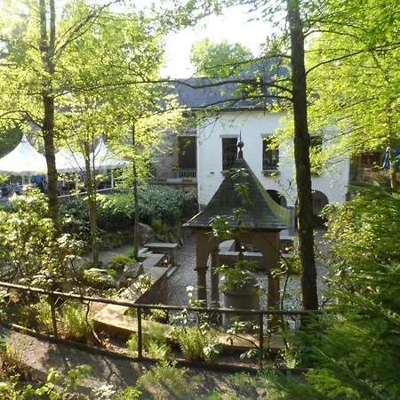 Oda ve Kahvaltı La Source De La Geronstere 2*