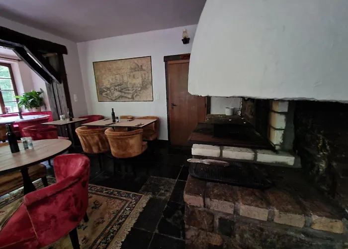 La Source De La Géronstère Couette-café 3*