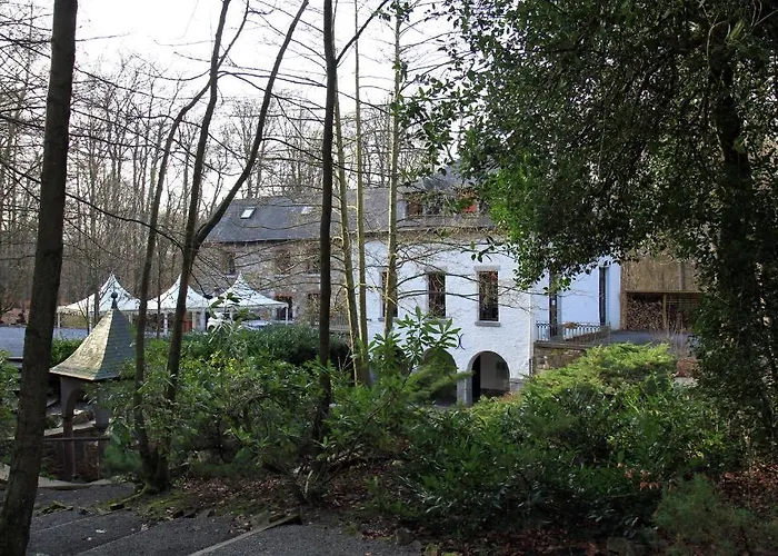 Couette-café La Source De La Géronstère 3*